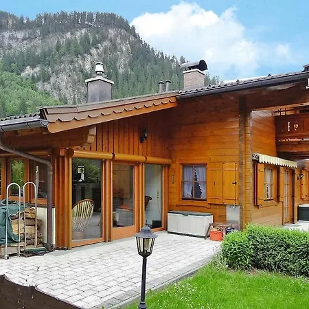 Holiday Home, بيت للعطل كريمل