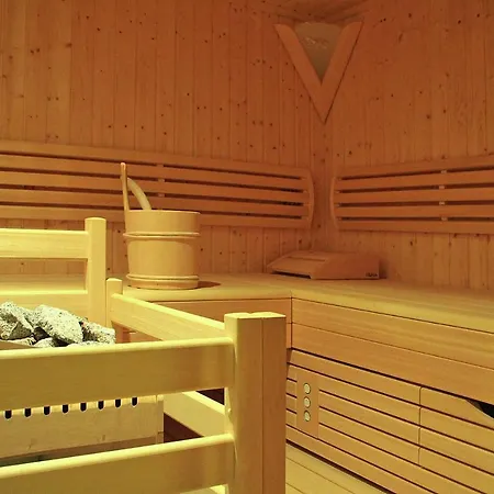 Holiday Home, * קרימל