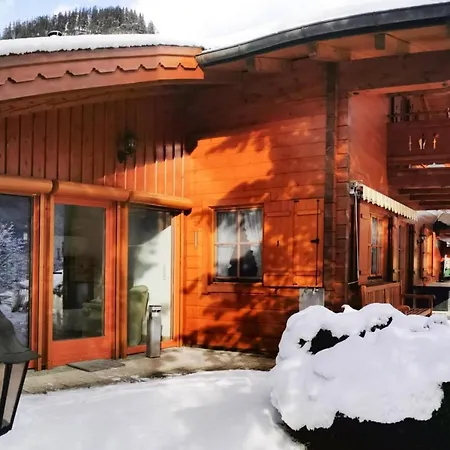 بيت للعطل Holiday Home, *