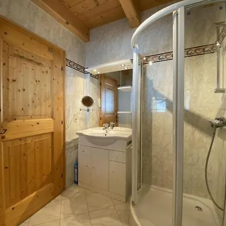 Holiday Home, بيت للعطل كريمل