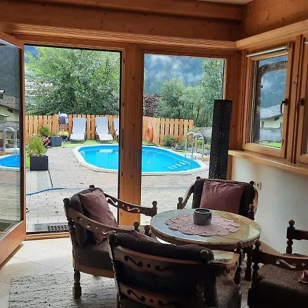 Holiday Home, بيت للعطل كريمل